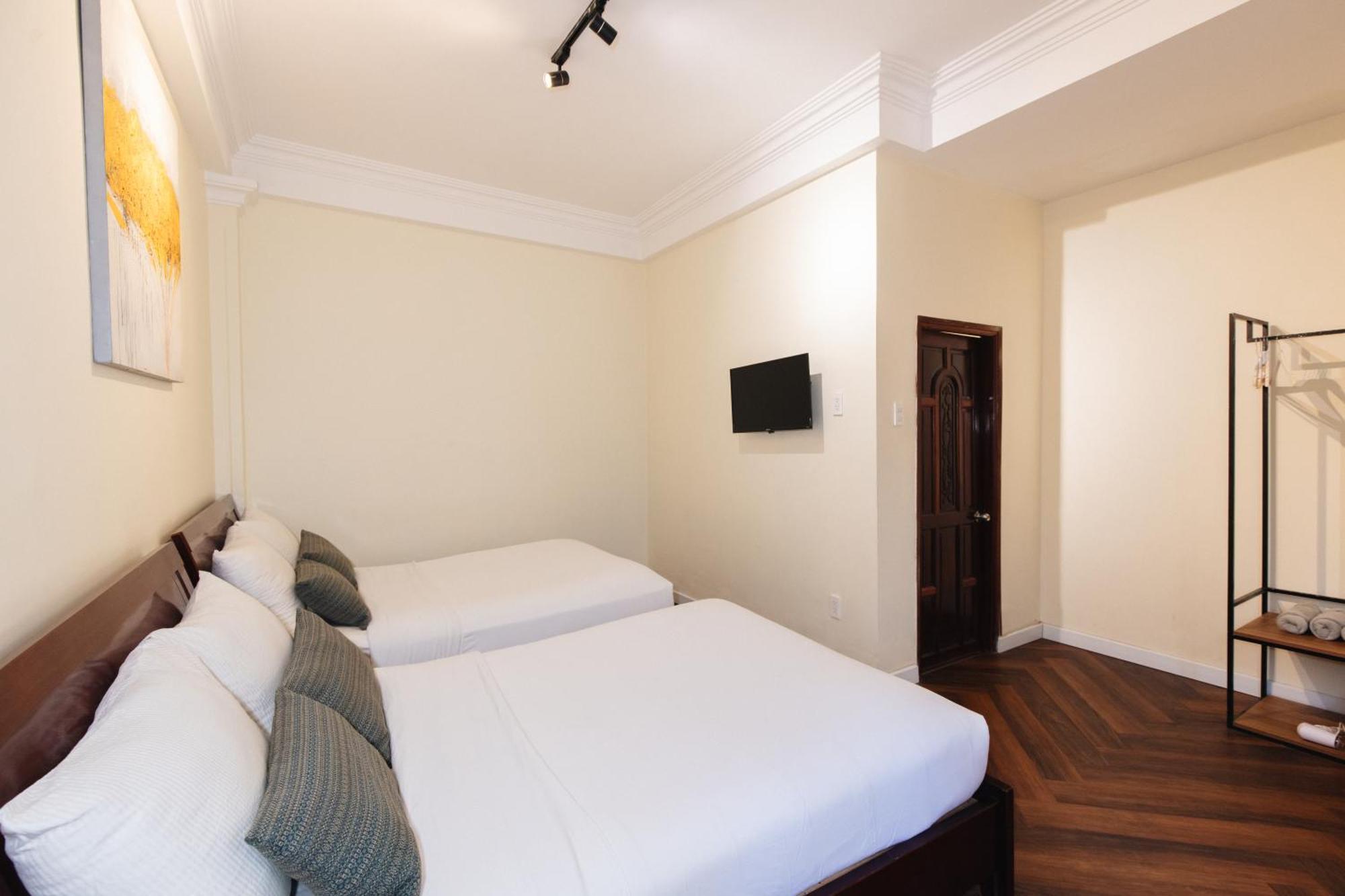 9 Hostel And Suites Хошимин Экстерьер фото