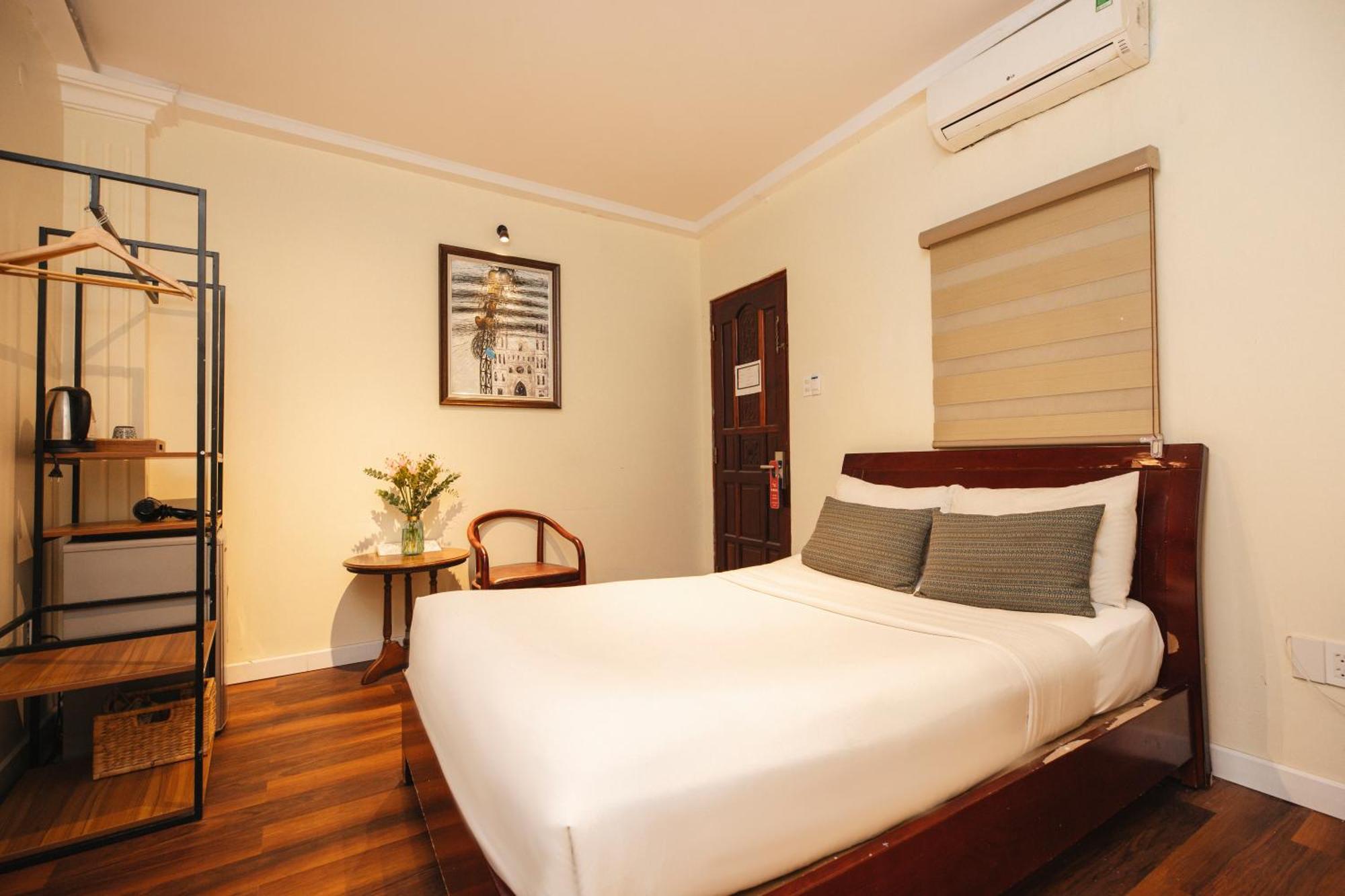 9 Hostel And Suites Хошимин Экстерьер фото